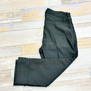 SAN FRANCISCO  Khaki capri pants